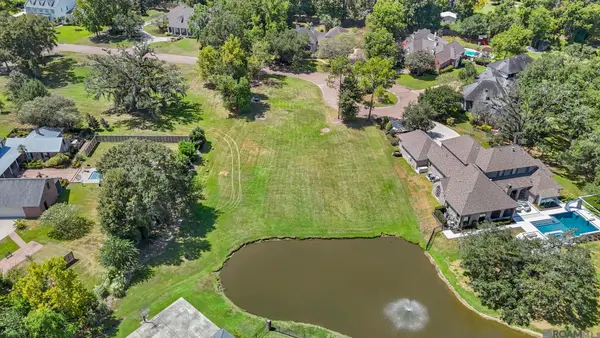 18704 St Andrews Ct W, Prairieville, LA 70769