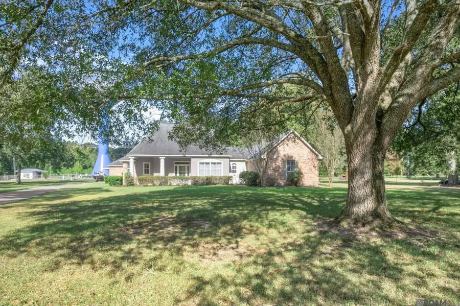 10241 Woodland View Dr, Greenwell Springs, LA 70739 - #2