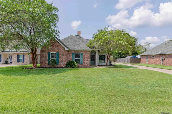 10013 River Run Estates Rd, St Amant, LA 70774