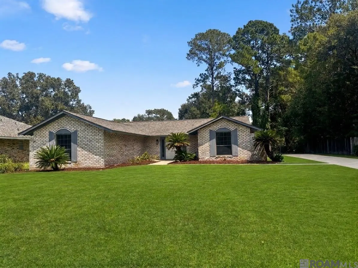 910 Angee Dr, Denham Springs, LA 70726 - #1