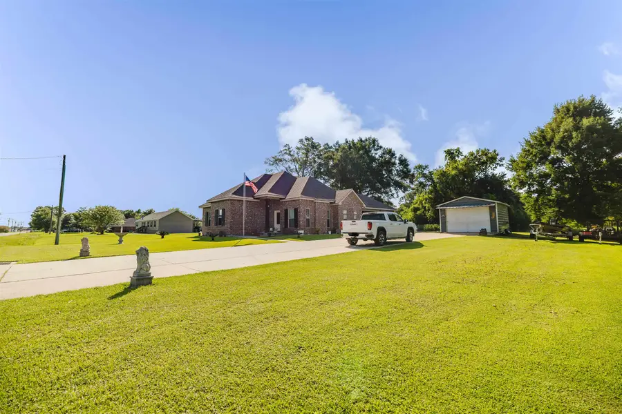 213 Bayou Gardens Drive, Houma, LA 70364 - #2