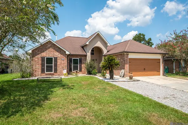 10933 Woodhaven Dr, Denham Springs, LA 70726