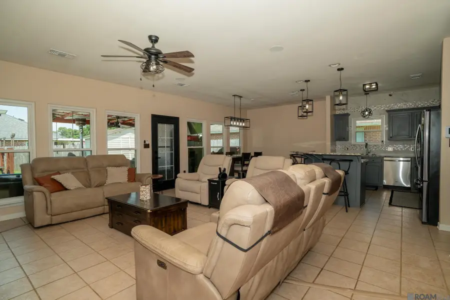 10933 Woodhaven Dr, Denham Springs, LA 70726 - #3
