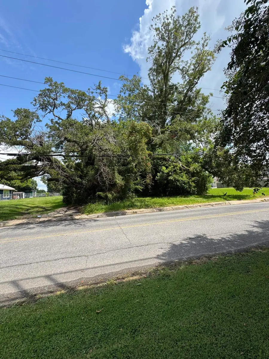 8155 West Park Avenue, Houma, LA 70364 - #2