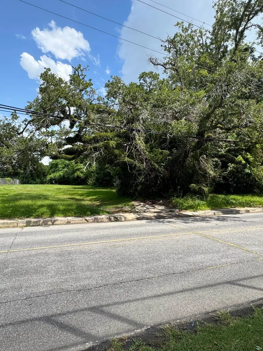 8155 West Park Avenue, Houma, LA 70364 - #3