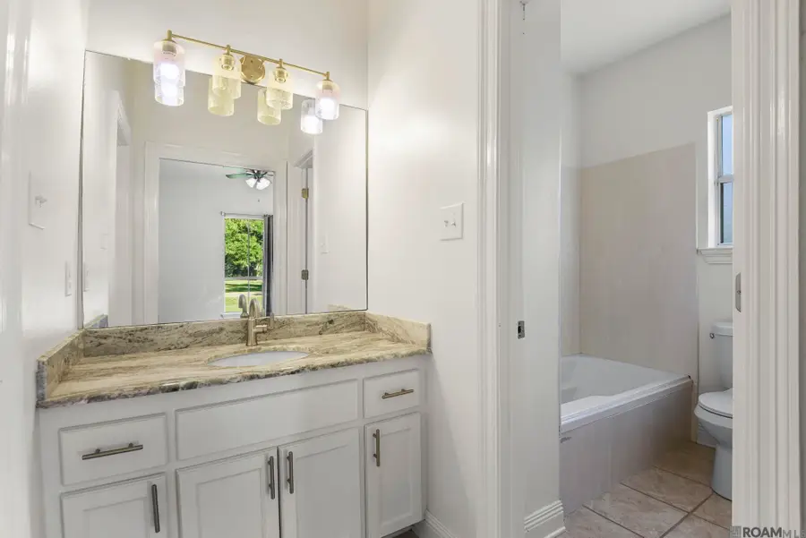 13208 Bridlewood Dr, Greenwell Springs, LA 70739 - #2