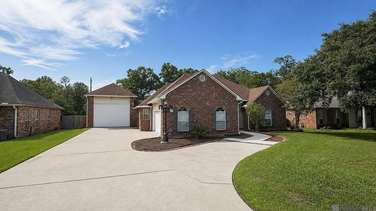 30125 Oak Shadow Dr, Walker, LA 70785 - #1
