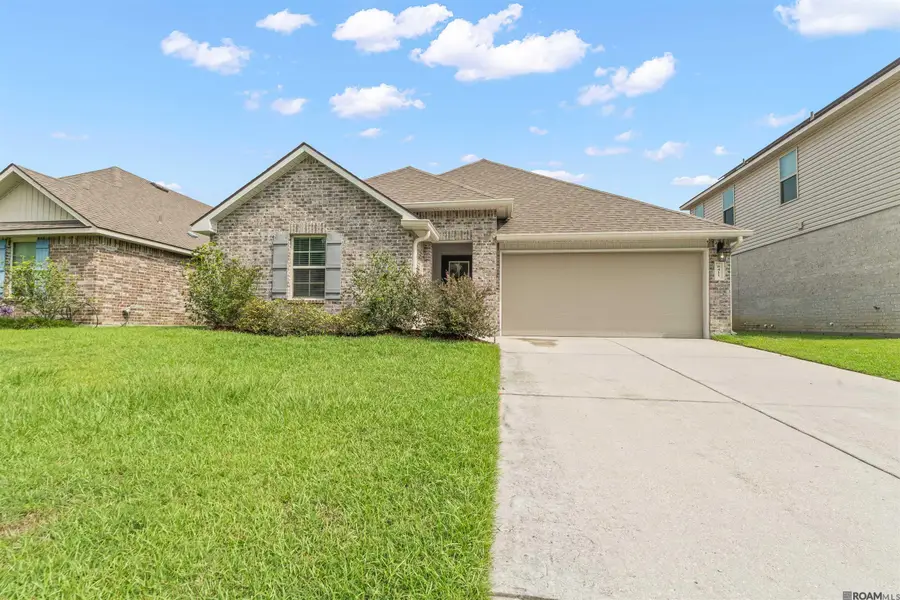 8411 Fairlane Dr, Denham Springs, LA 70726 - #2