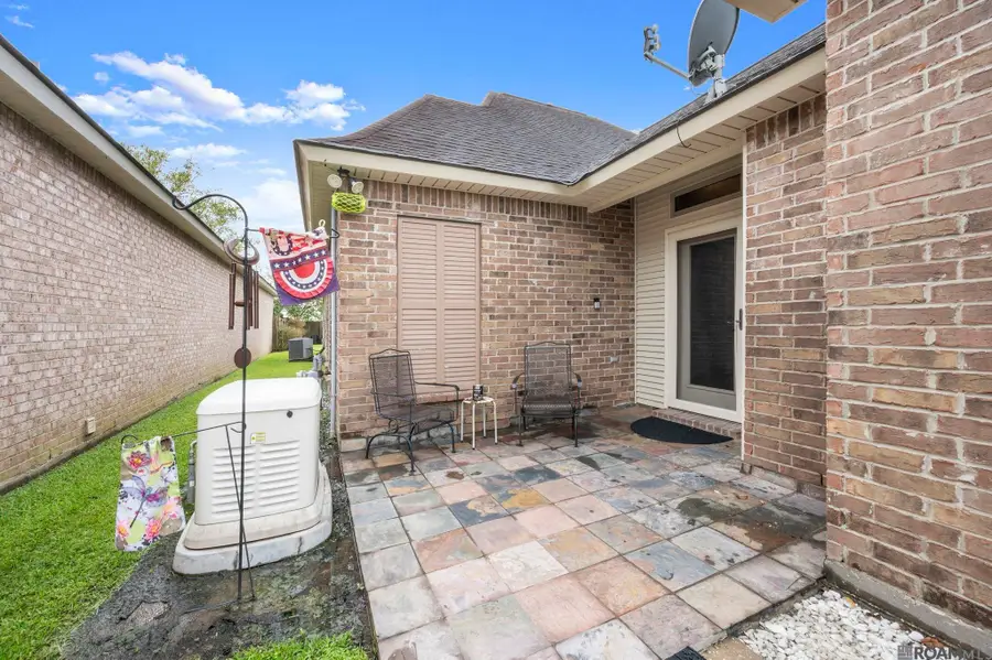 5324 Courtyard Dr, Gonzales, LA 70737 - #2