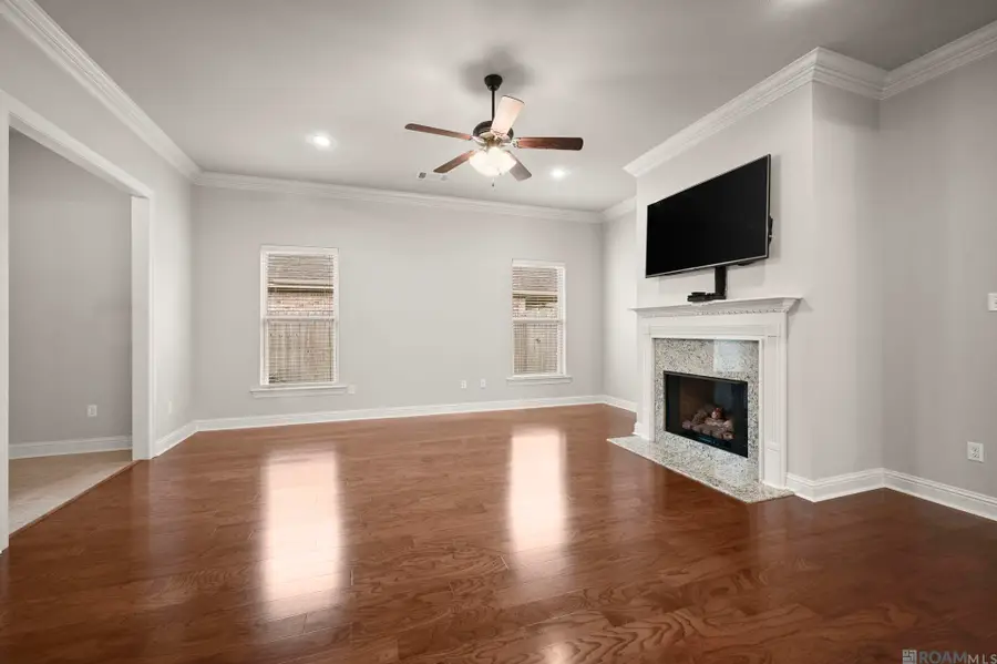 9346 Falling Oak Dr, Baton Rouge, LA 70817 - #3