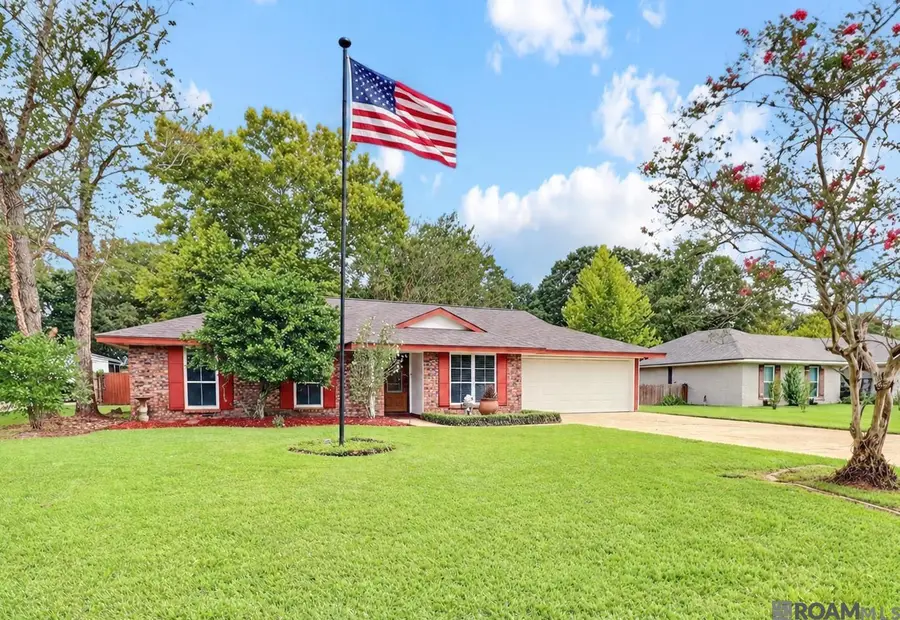 26137 Vincent Dr, Denham Springs, LA 70726 - #2
