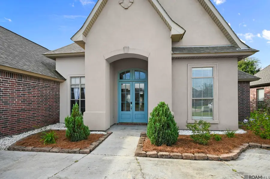 11364 Pleasant Knoll Dr, Denham Springs, LA 70726 - #2