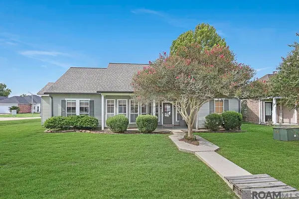 9241 Pecan Tree Dr, Baton Rouge, LA 70810