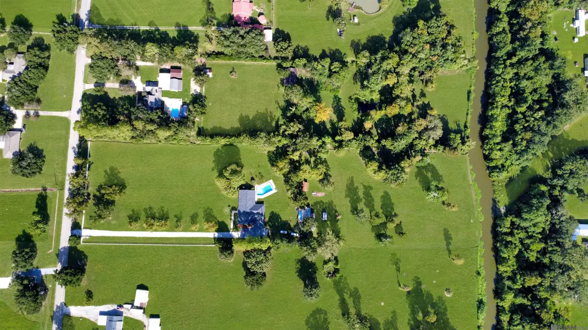 42069 Black Bayou Rd, Gonzales, LA 70737 - #1