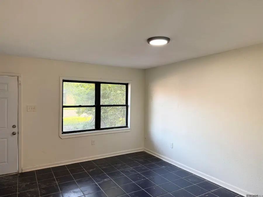 1041 Michigan Ave, Port Allen, LA 70767 - #2