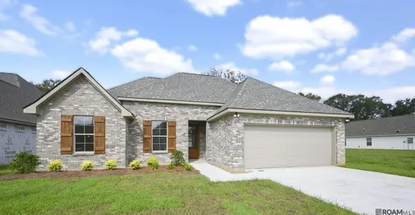 18755 Seabiscuit Ln, Zachary, LA 70791
