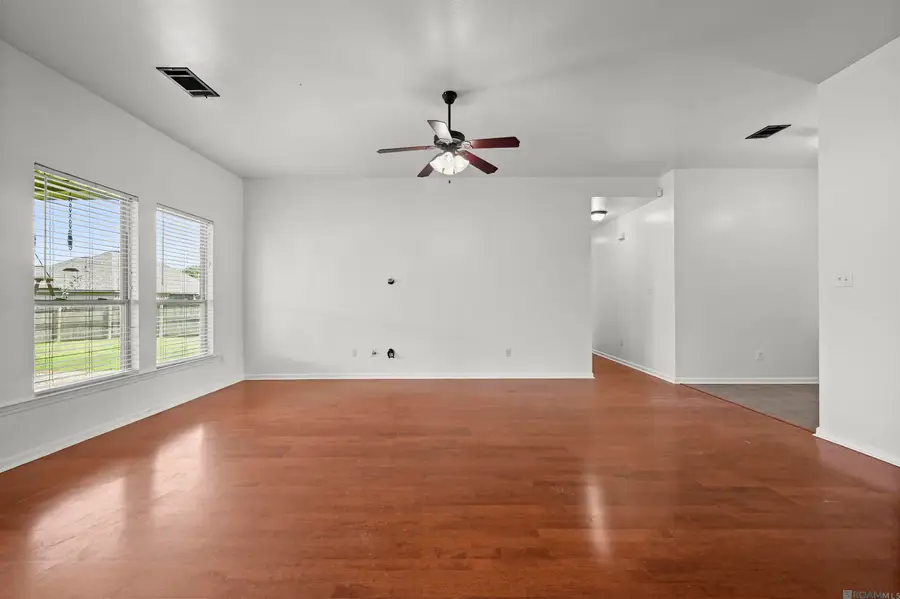 14231 Martinique Dr, Gonzales, LA 70737 - #2