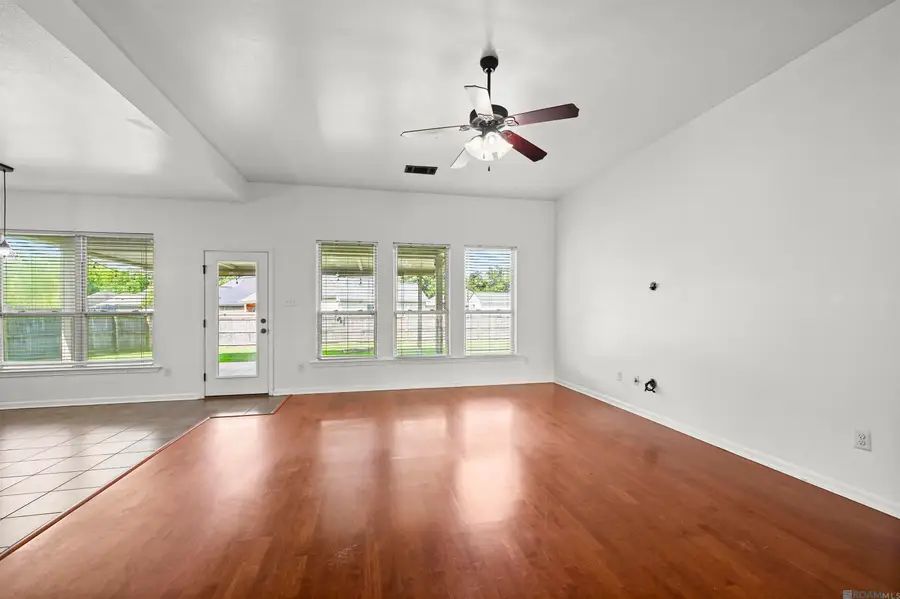14231 Martinique Dr, Gonzales, LA 70737 - #3