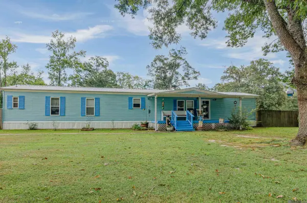 15250 E Beaver Dr, Pride, LA 70770