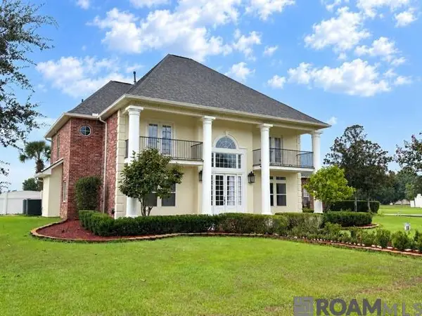 7129 Pelican Crossing Dr, Gonzales, LA 70737