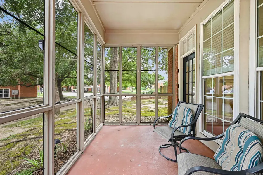 7803 Jefferson Place Blvd #E, Baton Rouge, LA 70809 - #2