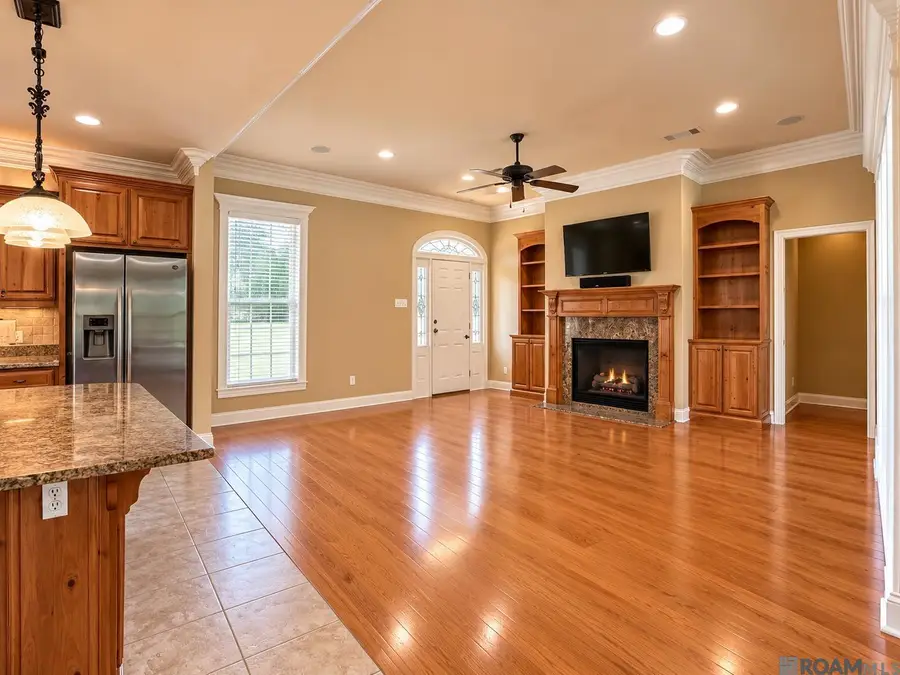 10234 Harrell Ln, Denham Springs, LA 70726 - #3