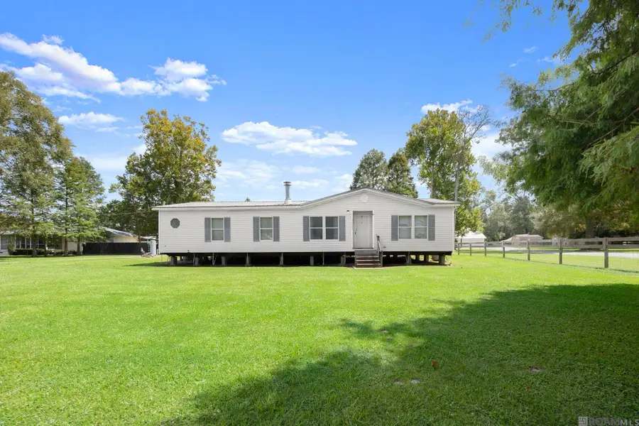 37022 White Rd, Prairieville, LA 70769 - #2