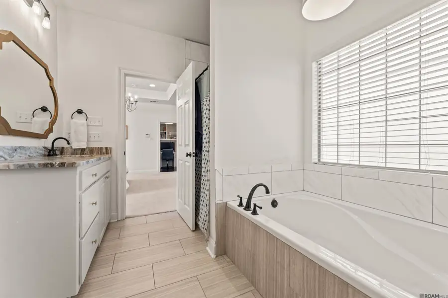 10730 Hill Pointe Ave, Baton Rouge, LA 70810 - #3