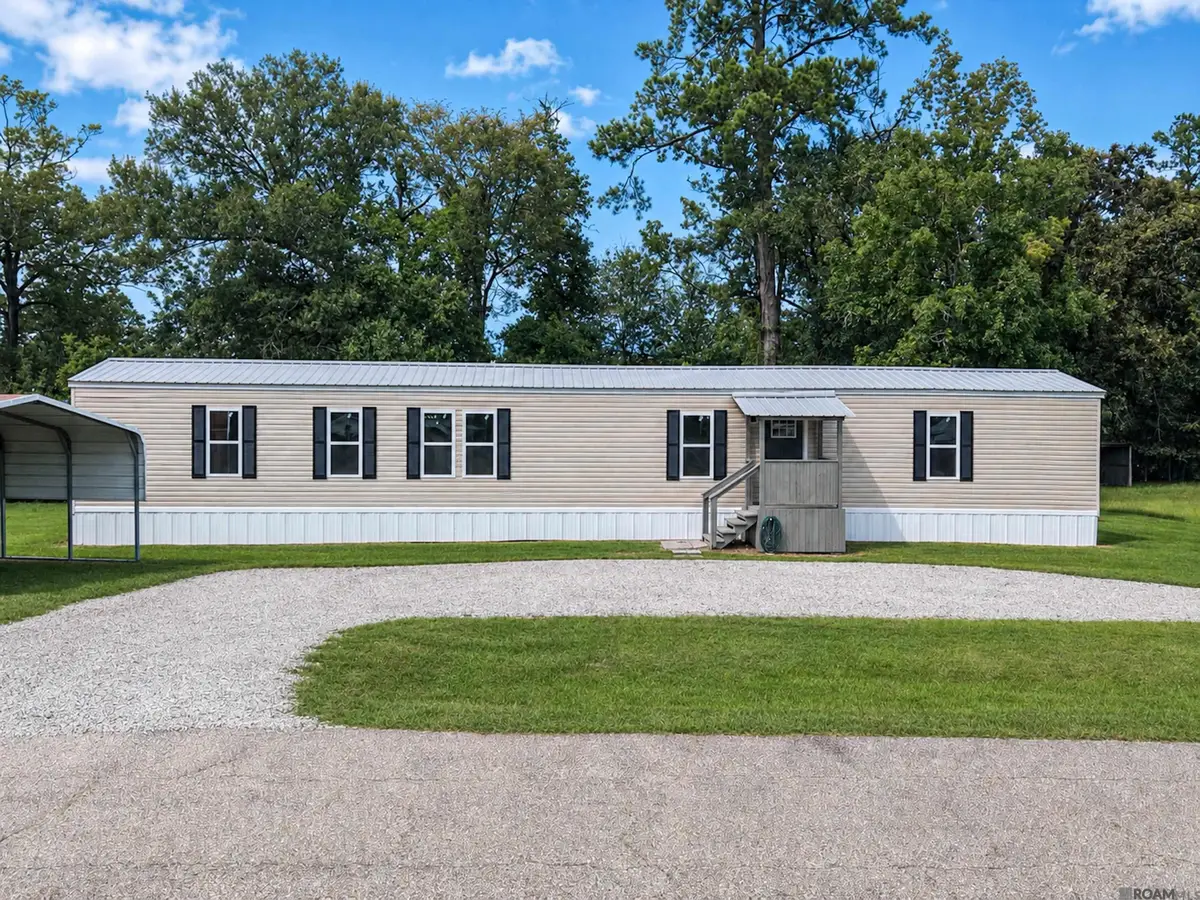 34040 Robbie Lee Dr, Denham Springs, LA 70706 - #1