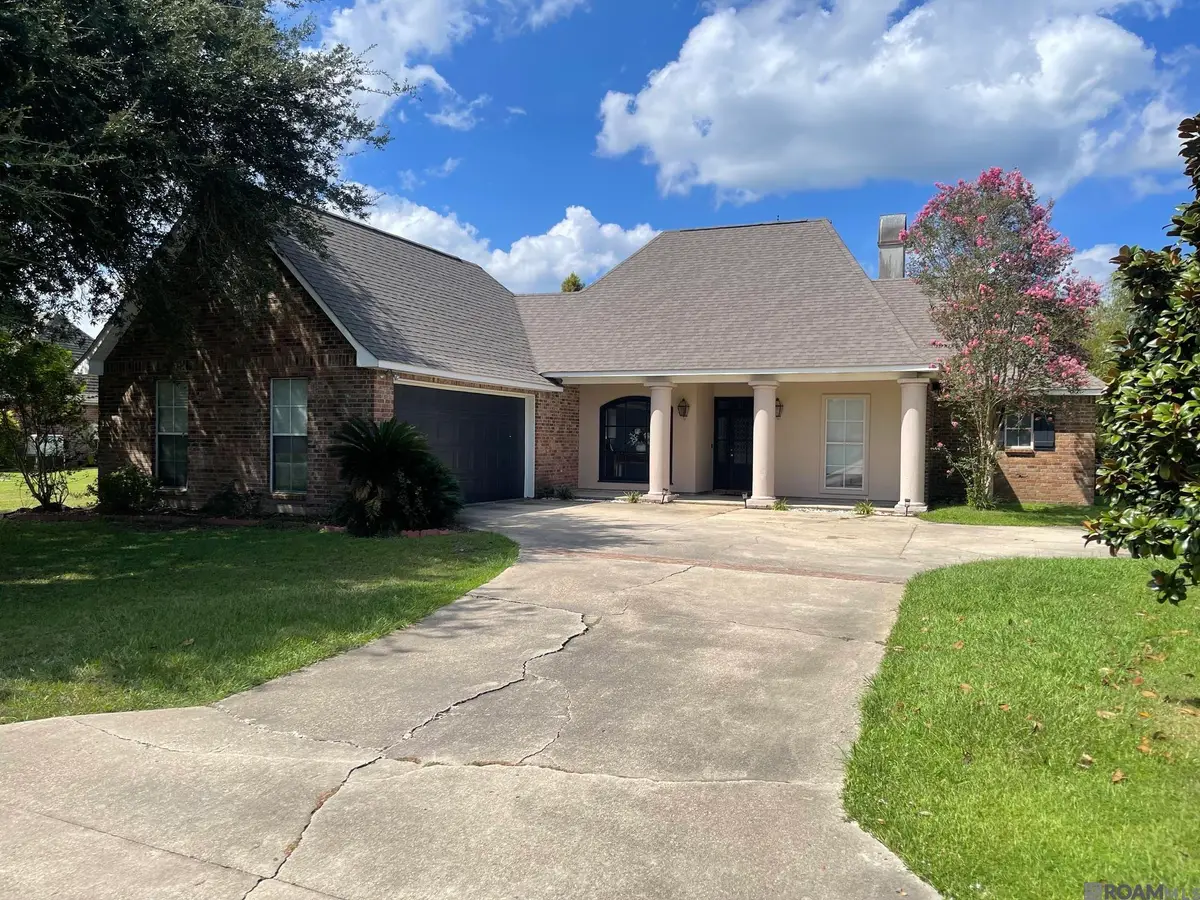 6397 Pelican Crossing Dr, Gonzales, LA 70737 - #1