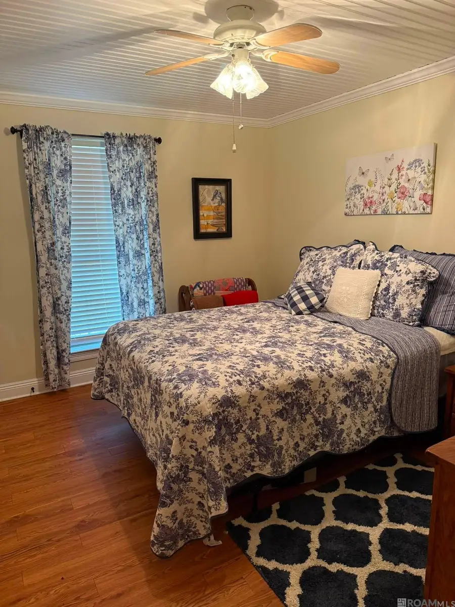 935 Montgomery Ave, Denham Springs, LA 70726 - #2