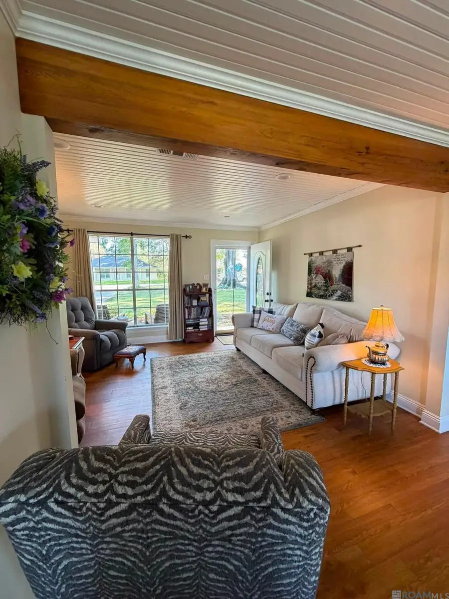 935 Montgomery Ave, Denham Springs, LA 70726 - #3