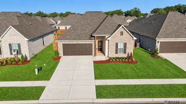 6531 Island Edge Dr, Gonzales, LA 70737