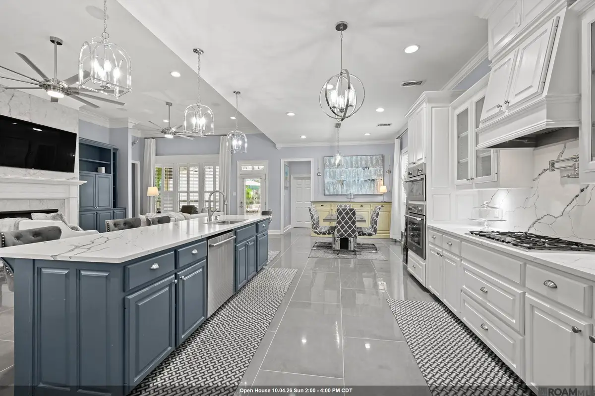 8915 Foxgate Dr, Baton Rouge, LA 70809 - #1