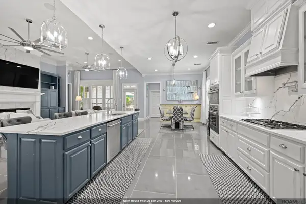 8915 Foxgate Dr, Baton Rouge, LA 70809
