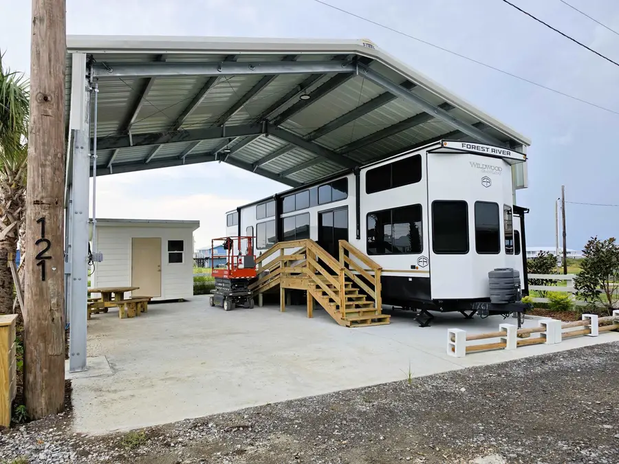 121 Gilbert Ln, Grand Isle, LA 70358 - #2