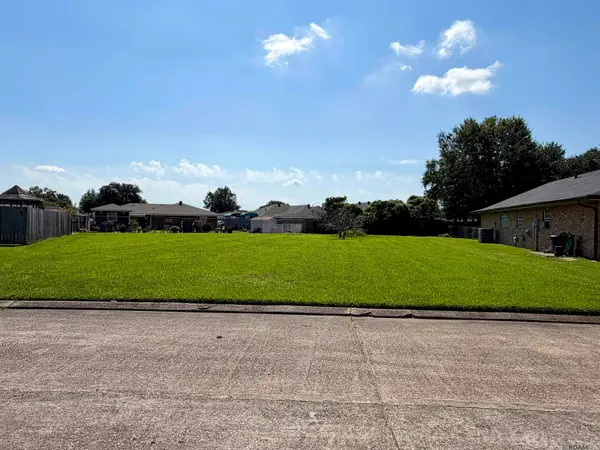 2018 Ray Dr, Houma, LA 70363