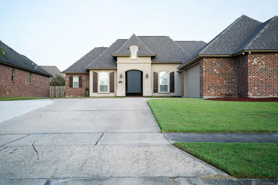 6162 Pelican Crossing Dr, Gonzales, LA 70737 - #3