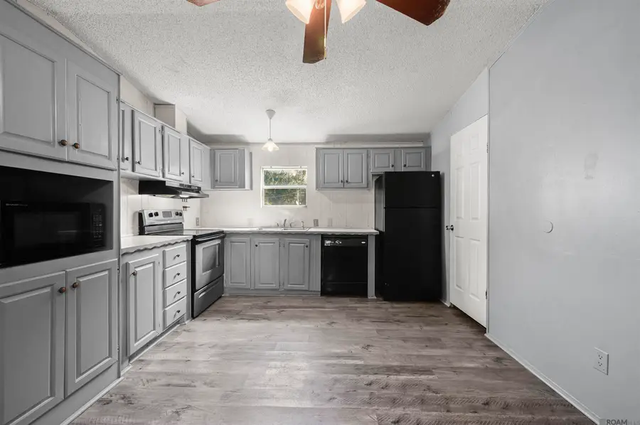 26770 Kelli Dr, Denham Springs, LA 70726 - #3