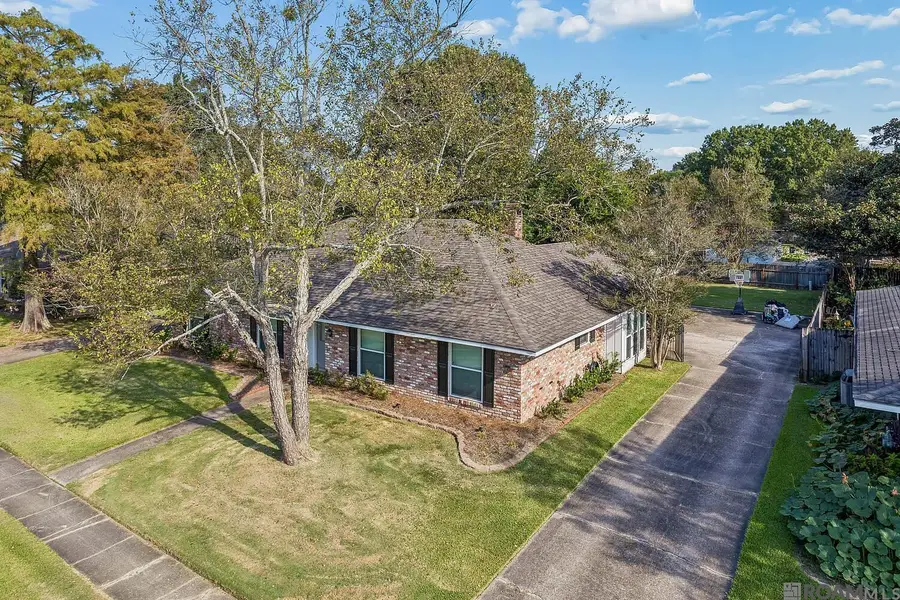 12435 Parkvilla Ave, Baton Rouge, LA 70816 - #2