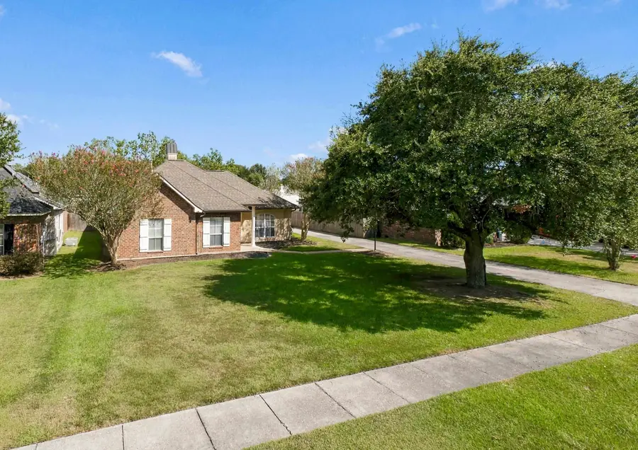 17086 Rennes Rd, Prairieville, LA 70769 - #3