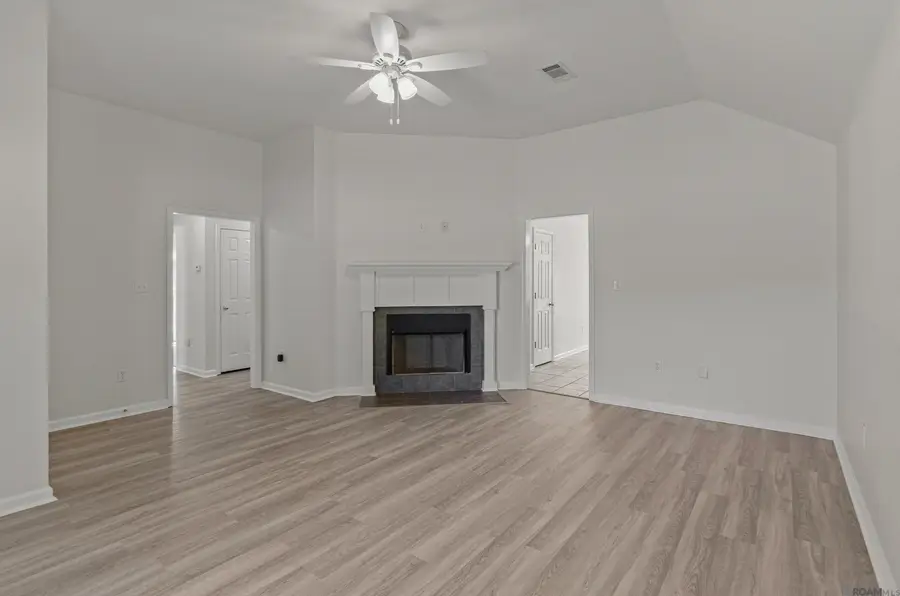 1007 E Northwood St, Gonzales, LA 70737 - #3
