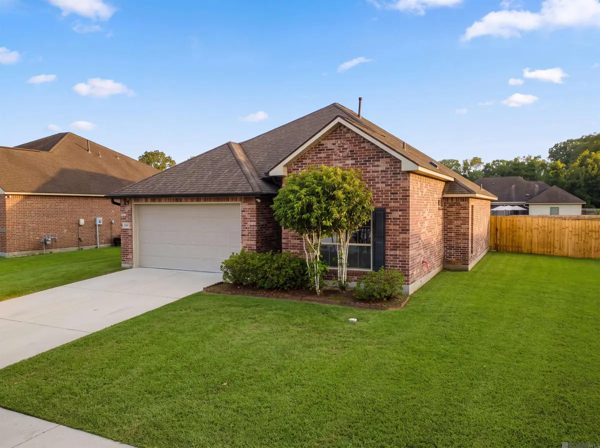 17675 Feather Ridge Dr, Prairieville, LA 70769 - #1