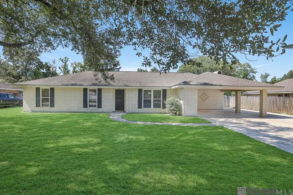 26049 Vincent Dr, Denham Springs, LA 70726 - #1