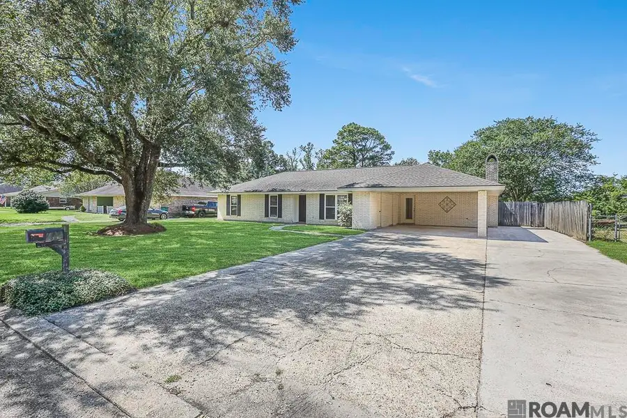 26049 Vincent Dr, Denham Springs, LA 70726 - #2