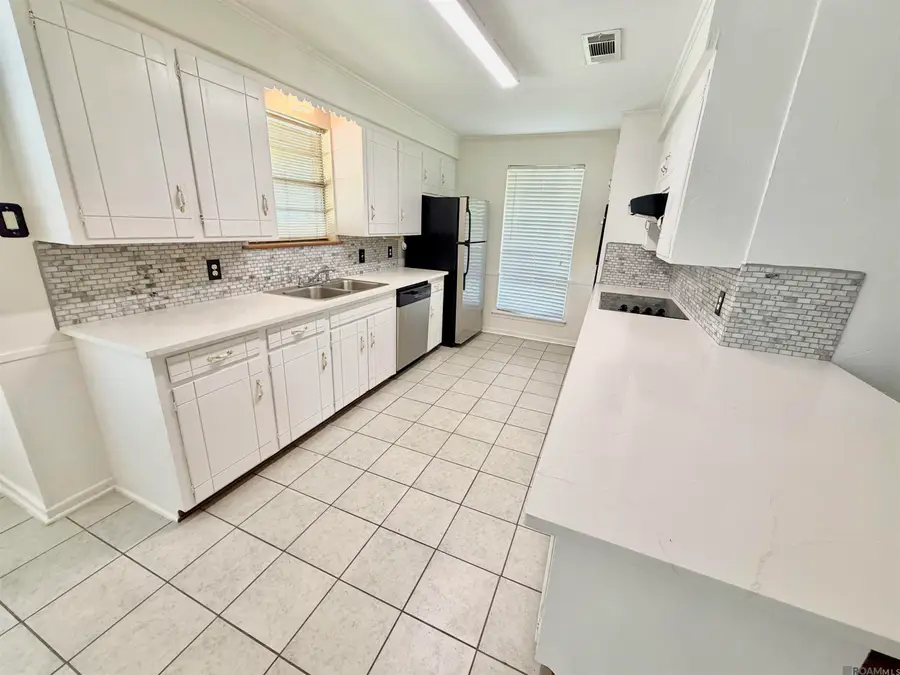 921 Jane Dr, Denham Springs, LA 70726 - #3