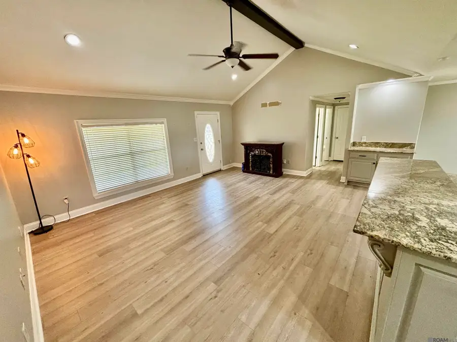 107 Weeks Dr, Youngsville, LA 70592 - #2