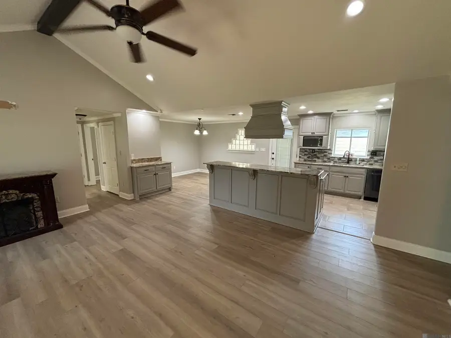 107 Weeks Dr, Youngsville, LA 70592 - #3