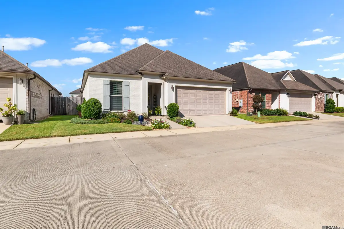12452 Grand Villa Ct, Baton Rouge, LA 70817 - #1