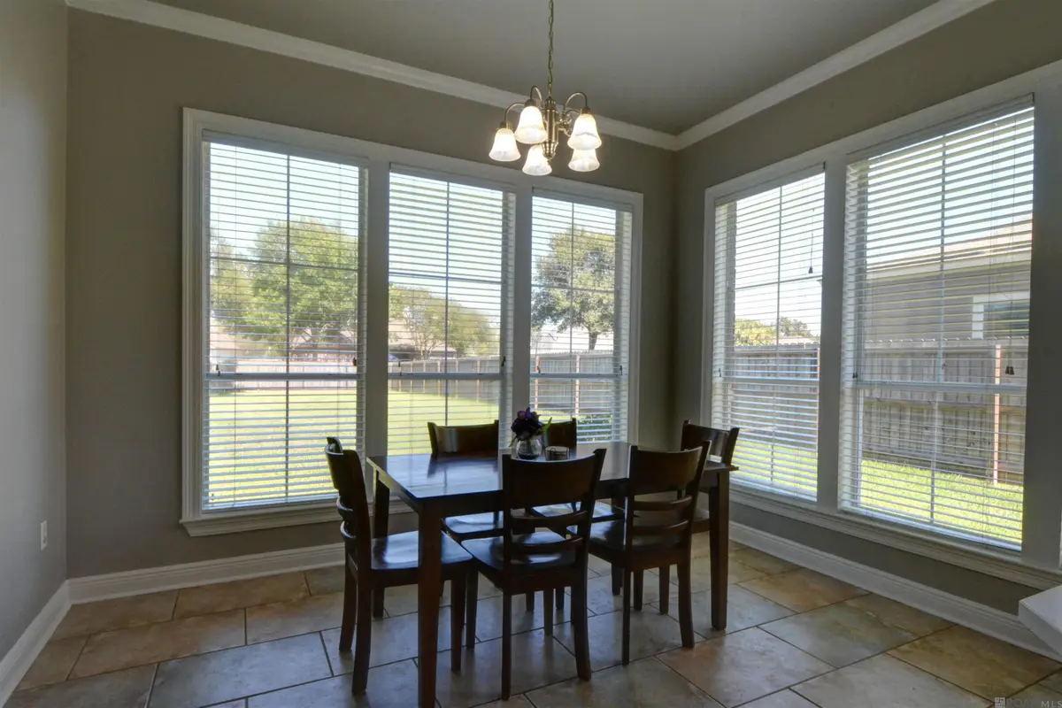 37252 S Lakeshore Ave, Prairieville, LA 70769 - #1